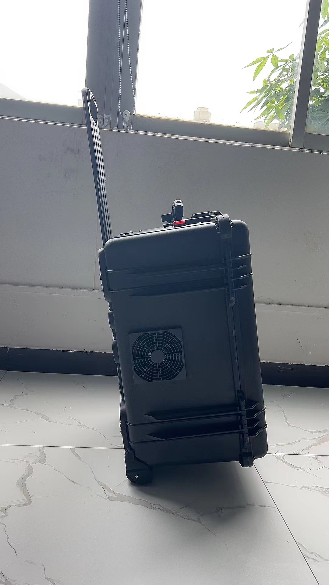 烈山手拉箱型移动通信干扰器